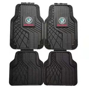 Set di 4 Tappetini Universali per Auto in PVC Resistente per Nissan Hyundai <span class=keywords><strong>Renault</strong></span> Toyota Logo Universale - Product Image 3