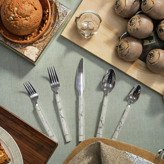 Marble-Inspired Plastic-Handled Stainless Steel Spoon Durable Food Safe & Dishwasher Safe Elegant Aesthetic for Modern Meals