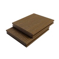 Planche de terrasse solide co-extrusion Résistant aux fissures Escalier de terrasse extérieur Wpc Composite de sol Wpc Carreaux de sol en bois Planche