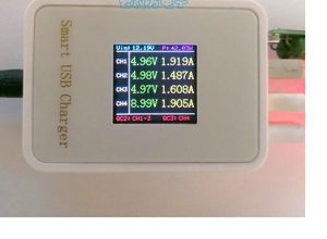 Chargeur USB intelligent 4 ports avec écran LCD couleur |   Chargeur USB 4 ports à identification automatique et charge rapide QC3.0 W813 - Product Image 4