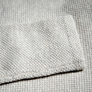 Cardigan élégant en cachemire 100% pour femmes de bureau doux comme la <span class=keywords><strong>brume</strong></span> matinale et élégant sans effort avec logo sur le devant - Product Image 6