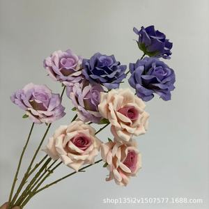 Flores Artificiales Qiye, Rosa Mocha de Seda, Decoración de Boda, Estilo Moderno y Romántico - Product Image 3