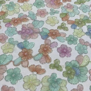 Nouveau Design Stock <span class=keywords><strong>Pas</strong></span> <span class=keywords><strong>Cher</strong></span> 3D Fleurs Dentelle <span class=keywords><strong>Tissu</strong></span> <span class=keywords><strong>Haute</strong></span> <span class=keywords><strong>Couture</strong></span> Coloré Paillettes Tulle Brodé Perlé Dentelle <span class=keywords><strong>Tissu</strong></span> - Product Image 1
