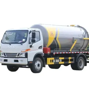 Camión de succión de aguas residuales de 4,5 metros cúbicos más nuevo y popular con limpieza a la venta