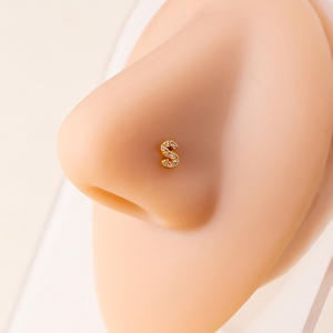Piercing de Nariz Unissex de Luxo Leve, Estilo Europeu, com 26 Letras do Alfabeto Inglês, em Tungstênio com Micro Zircônias, Agulha Reta, Moderno e Descolado - Product Image 3