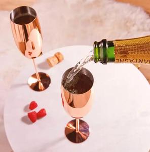 Copa de Vino de Metal de Alta Calidad con Acabado Dorado Brillante, Decoración para Bodas y Accesorios de Bar a Precio de Mayoreo en India - Product Image 2