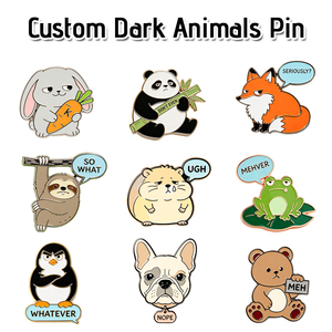 Autocollants personnalisés pour téléphone, badges et broches en métal émaillé souple, motifs animaux mignons et originaux, créatures de dessin animé amusantes, mèmes, pour équipes, faible MOQ - Product Image 1