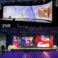 Écran LED incurvé d'intérieur 8K U-HD pour location de murs vidéo, pour lancement de produits, scénographie et salons profession