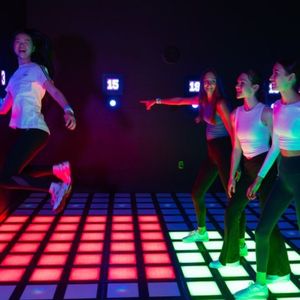 Độ tin cậy cao <span class=keywords><strong>Led</strong></span> sàn nhảy trò chơi tương tác <span class=keywords><strong>Led</strong></span> sàn sáng lên kích hoạt bảng phòng trò chơi - Product Image 1