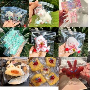 TOYSRUNNER ของเล่นโดนัทบีบเล่นได้ ทำจากโฟม PU คุณภาพดี ชุดขนมหลากสี 12 ชิ้น สำหรับเด็กอายุ 5 ปีขึ้นไป ของเล่นเสริมพัฒนาการ/คลายเครียด ขนาด 3-15 ซม. - Product Image 4