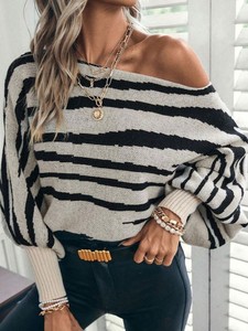 Pull décontracté ample à rayures zébrées en jacquard tricoté pour femme 2026, à épaules dénudées et manches chauve-souris - Product Image 3