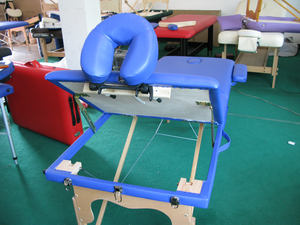 Table de <span class=keywords><strong>massage</strong></span> pliable en hêtre, 1 pièce, avec support à serviettes et sac à huiles essentielles - Product Image 6