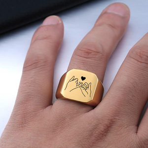 Bague de couple en acier inoxydable, forme carrée, motif cœur à deux mains, bijoux pour femme, cadeau, 18 mm - Product Image 2