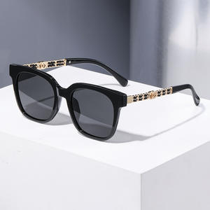 Gafas de Sol Polarizadas Ks 3875 para Mujer, Montura Grande Negra de PC, Lentes TAC con Protección UV400, Gafas de Moda para Exteriores - Product Image 2