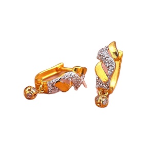 Pendientes minimalistas Bali de oro de 18 quilates para mujer, pieza de joyería elegante - Product Image 1