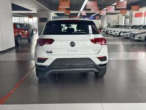 Venta Caliente <span class=keywords><strong>2022</strong></span> Auto Usado en Buenas Condiciones vw <span class=keywords><strong>T</strong></span>-<span class=keywords><strong>ROC</strong></span> 280TSI 2WD Gasolina de Segunda Mano 5 Puertas 5 Plazas SUV Volante a la Izquierda - Product Image 3