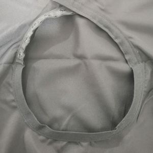Cape de Salon Imperméable Personnalisable avec Logo, Cape de Coiffure Professionnelle Anti-adhérente, Cape de Barbier de Haute Qualité avec Boutons Pression - Product Image 4