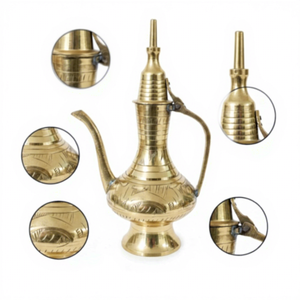 Carafe à eau Aftaba en laiton, artisanale indienne traditionnelle, avec long bec verseur, poignée et motif floral gravé pour la maison - Product Image 5