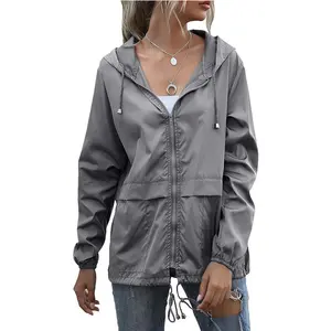 Женская ветровка с капюшоном и молнией легкая ветровка плащ уличная куртка подходит для путешествий и кемпинга