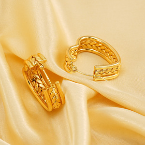 Nouvel arrivage de boucles d'oreilles délicates en acier inoxydable plaqué <span class=keywords><strong>or</strong></span> pour femmes chaîne en cœur de blé grand cercle créole cadeaux perle diamant - Product Image 3