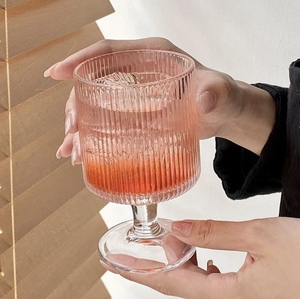 Conception de mode de fête de bouteille d'eau en verre de luxe clair de haute qualité pour le vin de jus bonne vente avec <span class=keywords><strong>des</strong></span> capacités de 30ml 50ml 100ml - Product Image 6