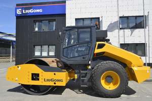 Rodillo Compactador Vibratorio Monocilíndrico Hidráulico de 14 Toneladas, Marca China, Nuevo, Modelo 6614E, para la Industria de la Construcción de Carreteras - Product Image 6