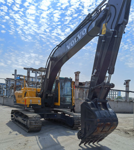 Excavatrice sur chenilles Volvo EC210BLC d'occasion, 21 tonnes, d'origine, en bon état, à vendre - Product Image 4