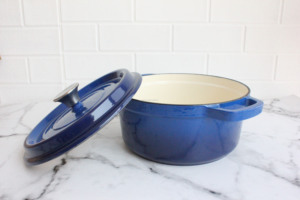 Four hollandais <span class=keywords><strong>en</strong></span> <span class=keywords><strong>fonte</strong></span> avec couvercle, 20/22/24/26/28cm de diamètre, style français, avec revêtement rond <span class=keywords><strong>en</strong></span> émail coloré - Product Image 5