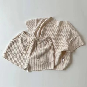 Conjunto de ropa de casa de manga corta informal a la moda para niños Conjunto deportivo de punto suelto para bebés/Traje de entrenamiento en venta - Product Image 4