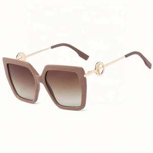 Gafas de Sol de Metal con Marco Grande, Estilo Vintage, Logotipo Personalizado, Gafas de Sol Cuadradas Extra Grandes para Mujer con Protección UV400 - Product Image 5