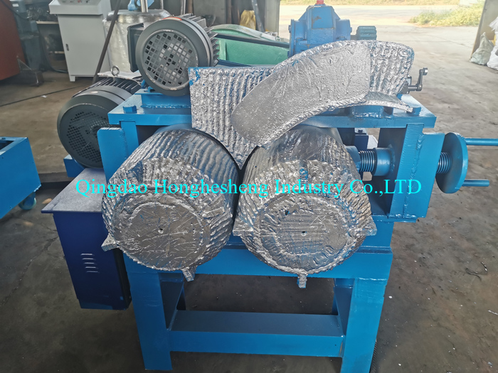Complete set of radial tire crushing equipment waste truck tire recycling production line