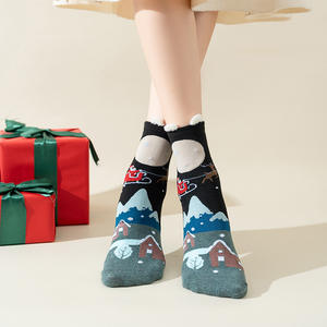 Calze Natalizie alla Moda a Metà Polpaccio per Uomo e Donna, Simpatici Calzini Autunno/Inverno in Stile Giapponese - Product Image 4