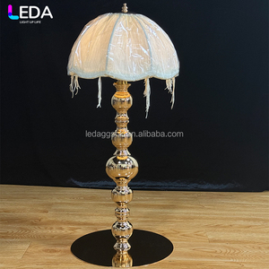 Lampe de table décorative LEDA pour événements, banquets, restaurants, style rétro, dorée, pour mariage - Product Image 1