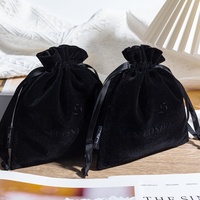 Sac pochette en velours en peluche noir imprimé de logo personnalisé emballage de bougie sac à cordon en velours pour cadeaux