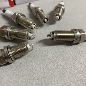 Bujías de Alta Calidad 90919-01191, Bujía Original de Iridio con Punta Azul para Toyota <span class=keywords><strong>DENSO</strong></span> 9091901191 SK20HR11 - Product Image 2