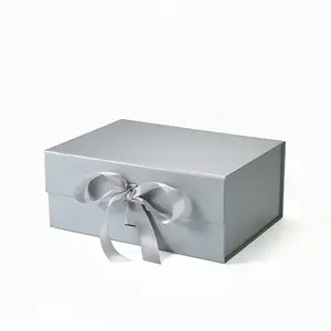 Kotak kertas Kraft hitam dengan penutup Magnet berlapis untuk jam tangan perhiasan pakaian dalam sepatu kosmetik kotak hadiah sekali pakai