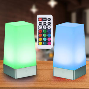 AMZ TK <span class=keywords><strong>TUME</strong></span> Offres Spéciales 2 lampes de table LED carrées avec batterie à distance Lampes de chevet à couleurs multiples Veilleuse Salon - Product Image 1