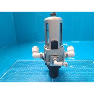 Filtre-régulateur pneumatique SMC AW40-04B, utilisé comme pièce détachée pour équipement semi-conducteur d'occasion - Product Image 5