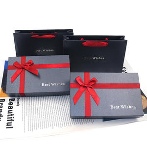 Confezione Regalo per San Valentino 2026 con 8 Rose Rosse Conservate Fatte a Mano e <span class=keywords><strong>Sette</strong></span> Paia di Orecchini, Ideale per Pasqua e Natale - Product Image 4