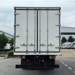 Camión Refrigerado CLW Personalizado 4x2 1Cbm 1 SUZU para Logística de Cadena de Frío con Temperatura Constante y Congelación Profunda, Certificación CE ISO - Product Image 6