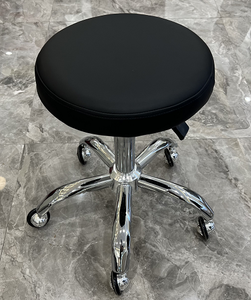 Tabouret de pédicure bleu pour salon de beauté moderne Chaise de technicien de pédicure à ongles avec roues à rotation hydraulique - Product Image 2