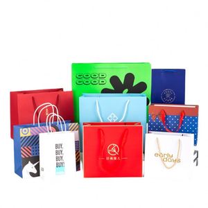 Bolsas de Regalo de Papel Kraft Reutilizables Personalizadas con Asas, Bolsas de Compra de Papel, Venta al por Mayor en China, Económicas, KM Custom - Product Image 3