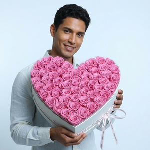 Bouquet di Fiori Eterni Personalizzato con Logo Privato, Regalo di San Valentino, Rose Stabilizzate e Conservate in Scatola Rotonda, Quadrata o a Cuore - Product Image 2