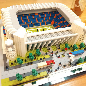 Juguetes para niños, campo de fútbol educativo, rompecabezas 3D, modelo de Micro bloques, estadio de tráfico antiguo, bloques de diamante, modelo de estadio, juguetes DIY - Product Image 3