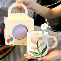 Grande Tasse en Céramique Classique Peinte à la Main avec Motif Tulipe, Grande Capacité, Design Esthétique, Idéale pour les Fêtes de la Saint-Valentin et comme Souvenir