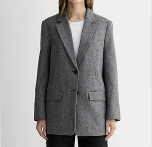 Blazer de Lana con Doble Botonadura para Mujer – Chaqueta Clásica Entallada Color Carbón, Prenda Exterior Versátil para Oficina y Uso Casual en Invierno - Product Image 2