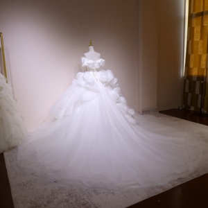 Robe de mariée romantique <span class=keywords><strong>grande</strong></span> <span class=keywords><strong>taille</strong></span>, col rond, robe de bal florale 3D, jupe en tulle superposée, fabrication sur mesure, vente en gros - Product Image 3
