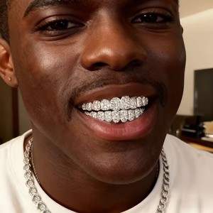 Hip Hop Grillz, 10 Dientes, Chapado en Oro, Incrustaciones de Zirconia, Adornos Dentales para Hombre para Fiestas - Product Image 1