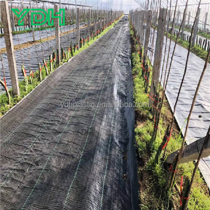 Tapis <span class=keywords><strong>anti</strong></span>-<span class=keywords><strong>herbe</strong></span> humide sur mesure pour le contrôle des mauvaises herbes Tissu géotextile tissé perméable à l'eau Plastique agricole UV - Product Image 3