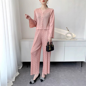 Completo Casual da Donna con Pantaloni a Pieghe, Collezione Primavera/Autunno 2026, Elegante, Effetto Ringiovanente, Vestibilità Ampia, Pantaloni Lunghi a Gamba Larga, Set Due Pezzi, Stile Unico - Product Image 2